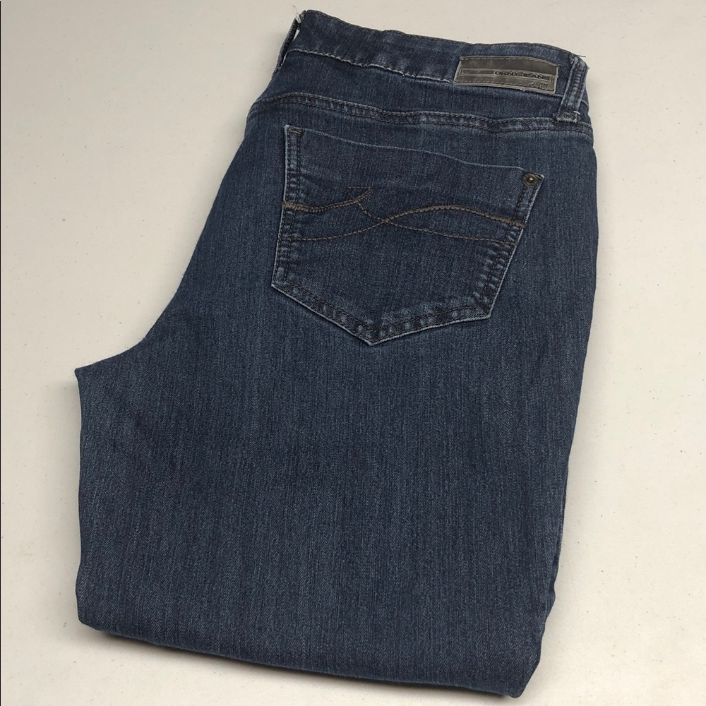 DKNY SOHO BOYFRIEND STYLE JEANS 6/28x25 ⭐️